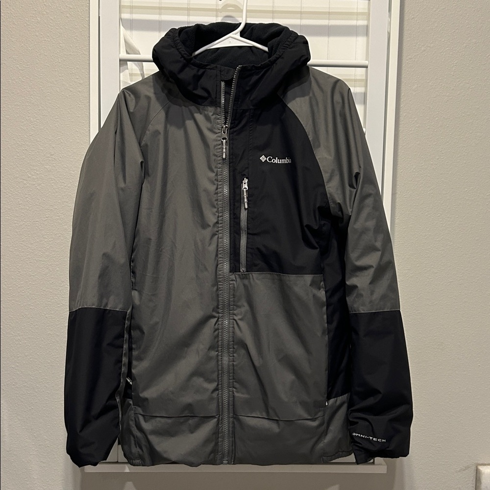 Columbia Omni-Tech Hooded Jacket in Gray/Black with outgrown system Youth XL